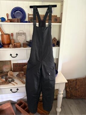 Kamik Black Insulated Bib Snow Pants with Adjustable Straps